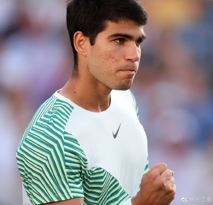 于此背景 于此背景